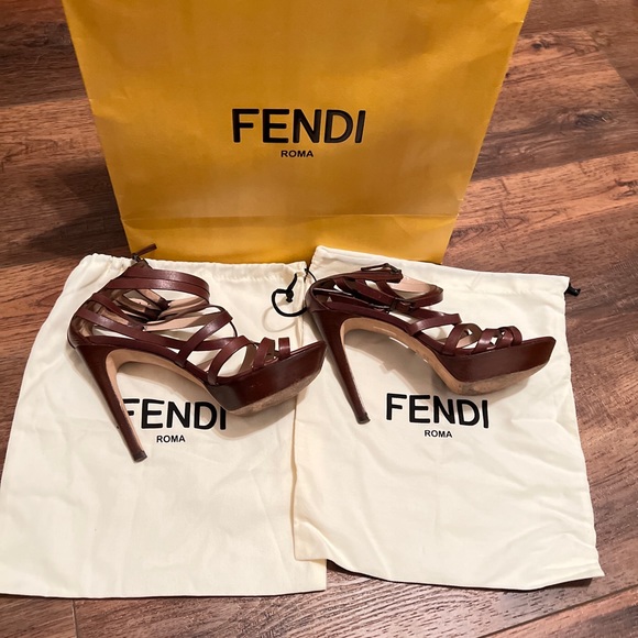 Fendi heels with dust bags - Picture 3 of 8